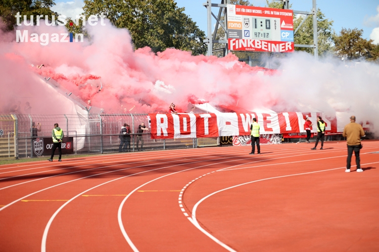 RWE Pyroshow bei SSV Ulm gegen Rot-Weiss Essen