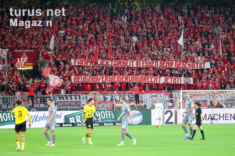 RWE Fans Spruchband in Dortmund