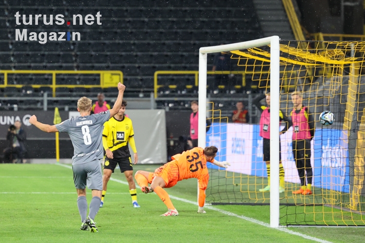 Tor für RWE, Eigentor Marcel Lotka Borussia Dortmund U23 vs. Rot-Weiss Essen 13.10.2023