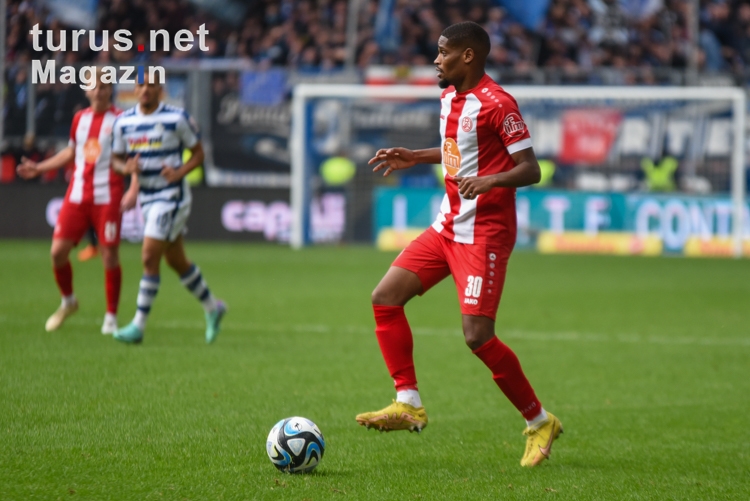 Isaiah Young 3. Liga MSV Duisburg - Rot-Weiss Essen Spielfotos 26.09.2023