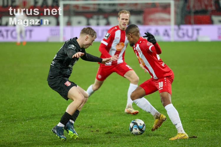 Isaiah Young Rot-Weiss Essen vs. Hallescher FC Spielfotos 19.12.2023
