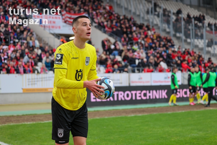 Bastian Allgeier Rot-Weiss Essen vs. SSV Ulm Spielfotos 17.02.2024