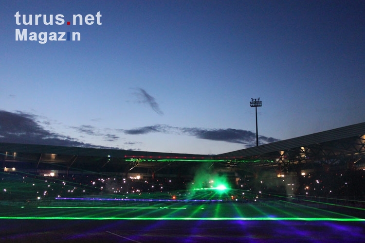 Lasershow zur Stadioneröffnung