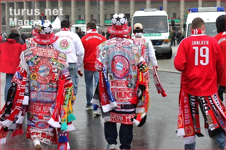 FC Bayern-Fans mit Kutte