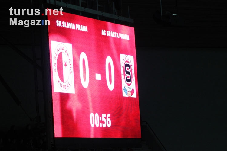 Das Prager Derby Slavia vs. Sparta im Stadion Eden (Synot Tip Aréna)
