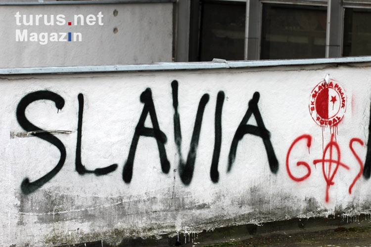 Graffiti der Anhänger des SK Slavia Praha