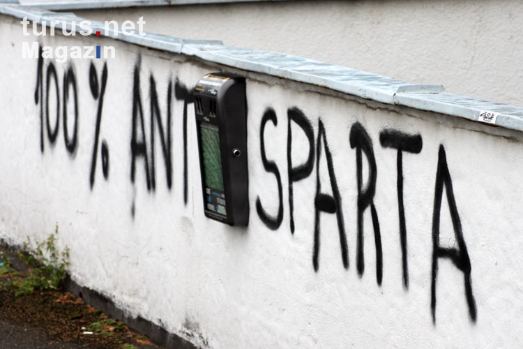 Graffiti der Anhänger des SK Slavia Praha