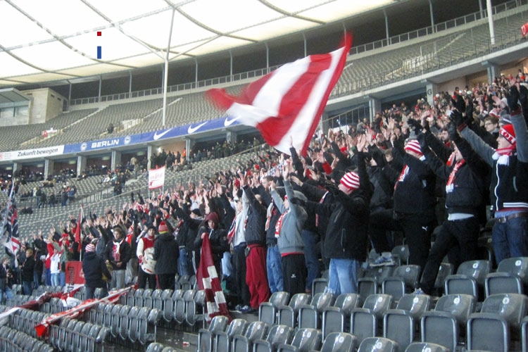 Fans des 1. FC Köln bei Hertha BSC