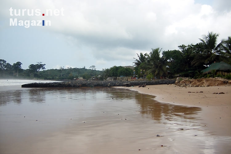 Der Strand von Busua (Ghana)