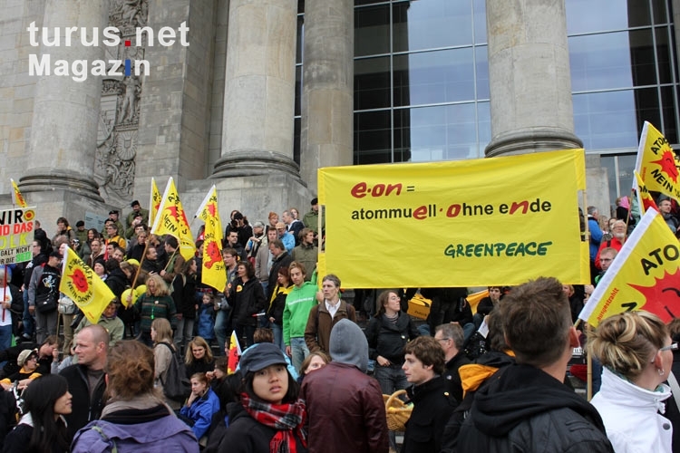 Atomkraft-Gegner vor dem Reichstag in Berlin