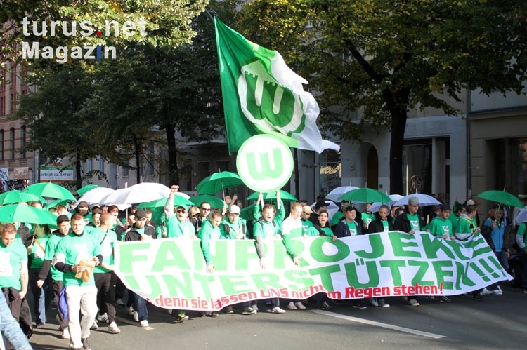 Fans des VfL Wolfsburg bei der Fandemo 2010