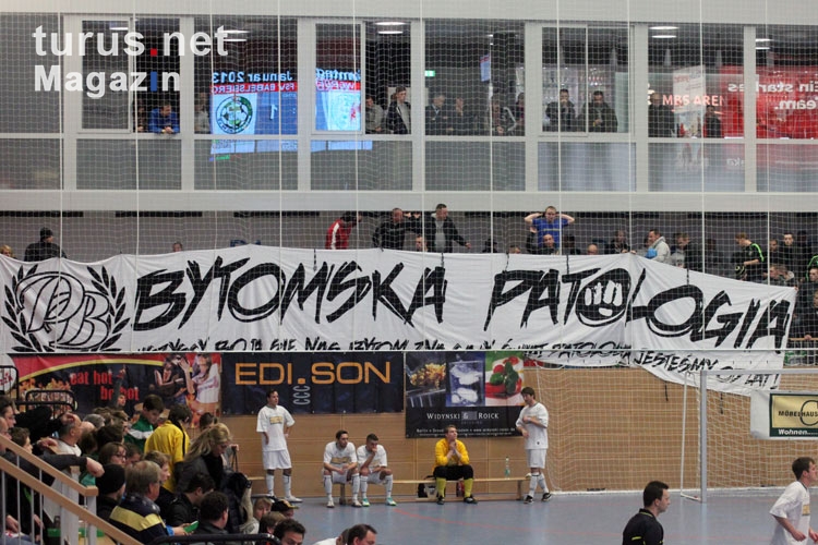 Jungs von Polonia Bytom bereiten das Turnier vor