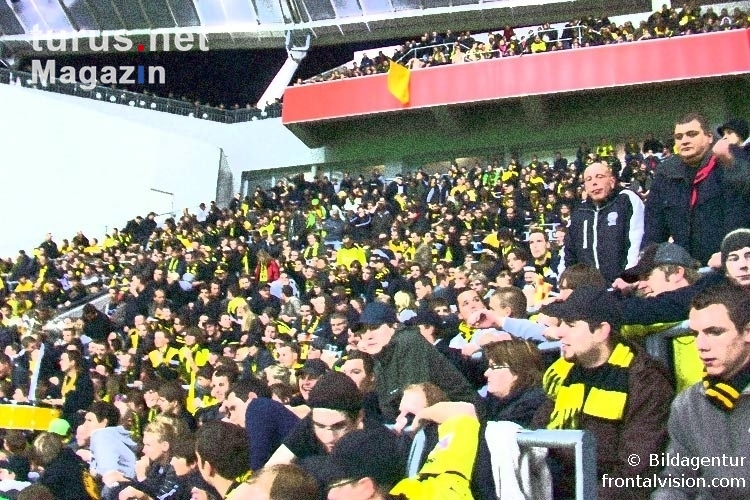 Fans von Borussia Dortmund bei Bayer 04 Leverkusen, 2009/10