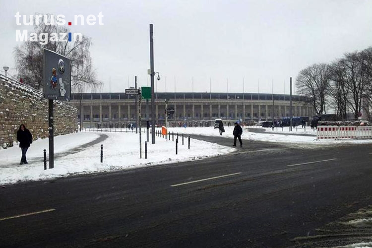 winterliches Olympiastadion vor dem Spiel gegen MSV Duisburg
