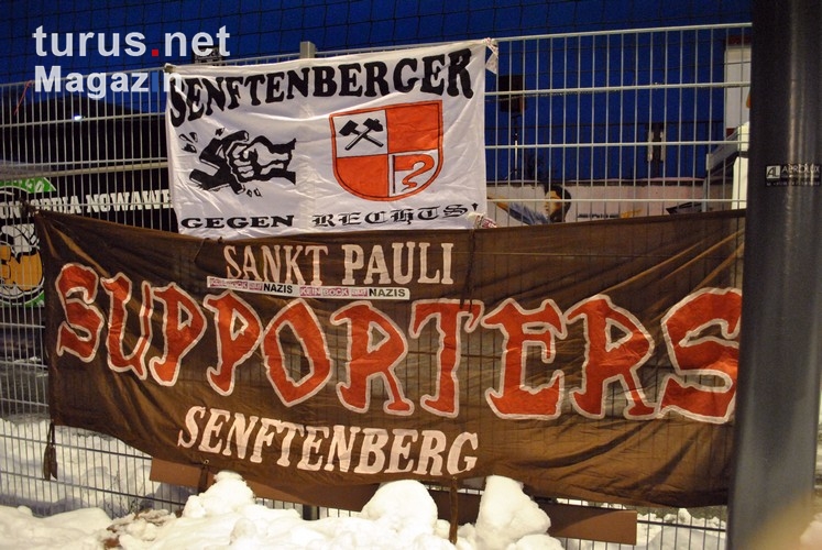 Zaunfahnen bei Babelsberg 03 vs. Partizan Minsk