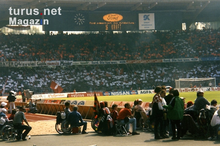 Choreographie der Fans des 1. FC Köln im Müngersdorfer Stadion, Mitte 90er Jahre