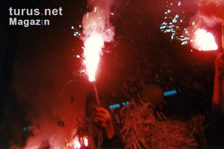 Pyrotechnik: Alltag in Deutschlands Stadien, Mitte der 90er Jahre