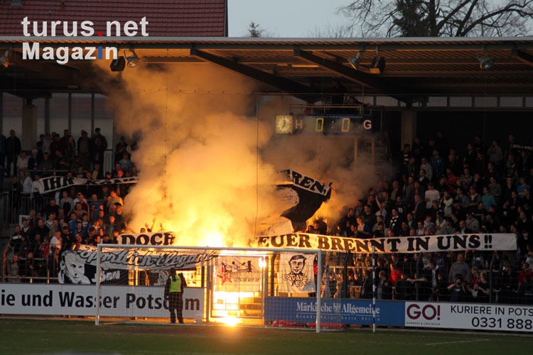 Pyro-Aktion im Block O beim Spiel gegen Rostock