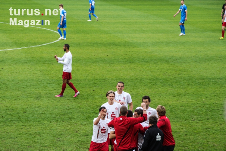 RWE vs. WSV 2012/2013 Freude bei Spielern und Trainer über das 1:1