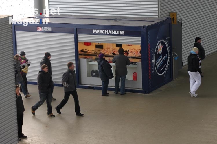 Merchandise-Stand von RB Leipzig in der Red Bull Arena