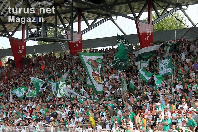 Tribüne mit Gästefans des SV Werder Bremen