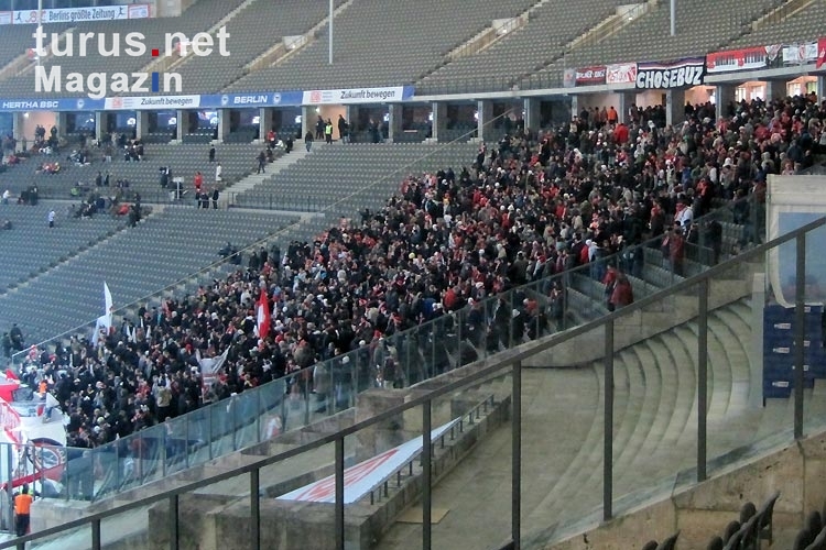Fans des FC Energie Cottbus bei Hertha BSC