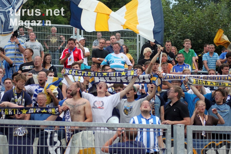 Fans des FC Carl Zeiss Jena in Neustrelitz