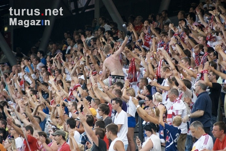 Fans von Red Bull Salzburg beim Spiel gegen Austria Wien