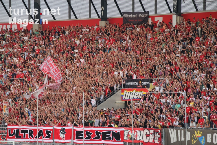 Support der Ultras Essen gegen Aachen