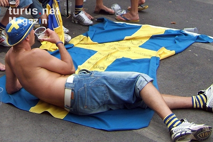 Schwedischer Fan mit einem Bierchen