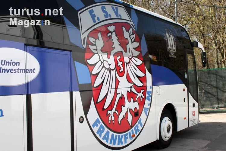 Mannschaftsbus des FSV Frankfurt / Main