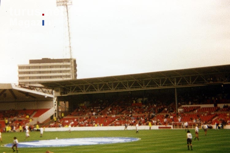 City Ground von Nottingham Forest, Mitte 90er Jahre