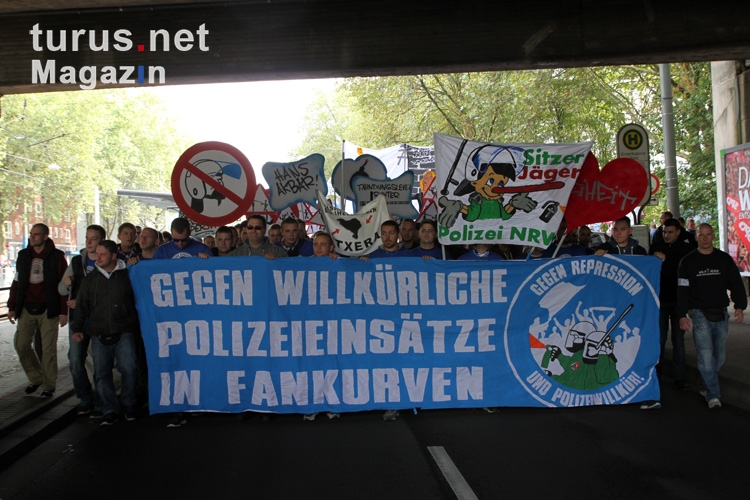 Gegen Polizeieinsätze in den Fankurven, Demo der Ultras Gelsenkirchen