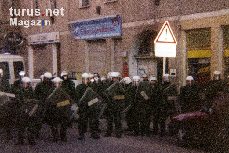 Polizeikette in Leipzig, Sommer 1994