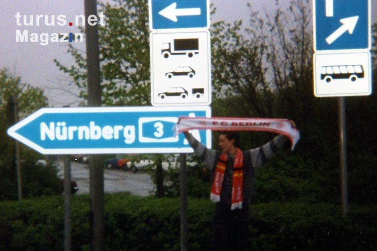 Auf dem Weg nach Nürnberg mit FC Berlin und Bayer 04 Schal