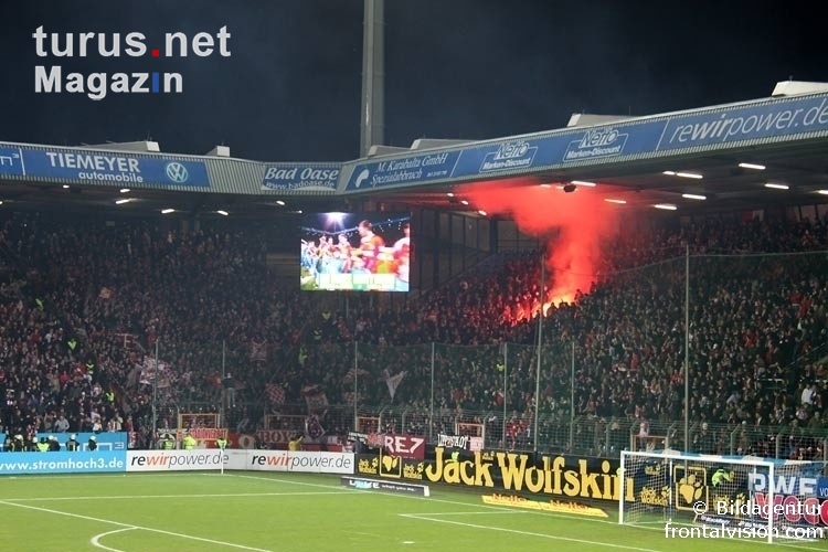 Ultras & Fans des 1. FC Köln zündeln in Bochum