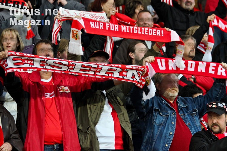 Fans des 1. FC Union Berlin in der Alten Försterei