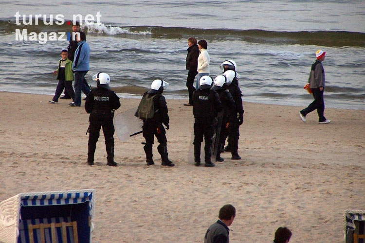 Polnische Polizei am Ostseestrand bei Swinoujscie