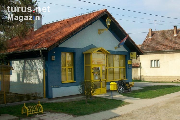 kleine gelbe Post in einer kroatischen Ortschaft im Norden des Landes