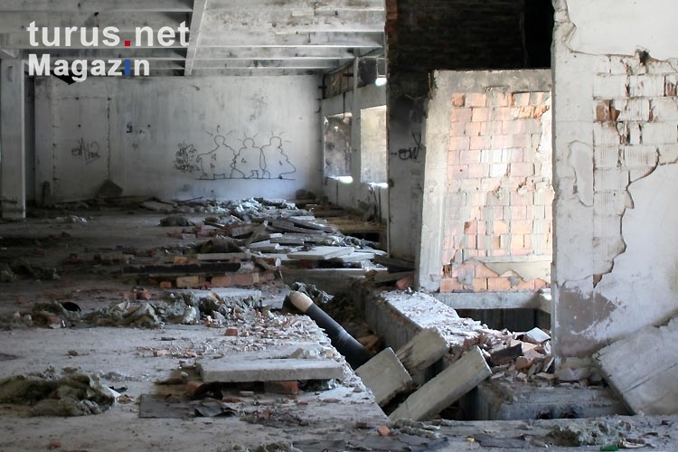 im beim Krieg zerstörten Einkaufszentrum von Vukovar