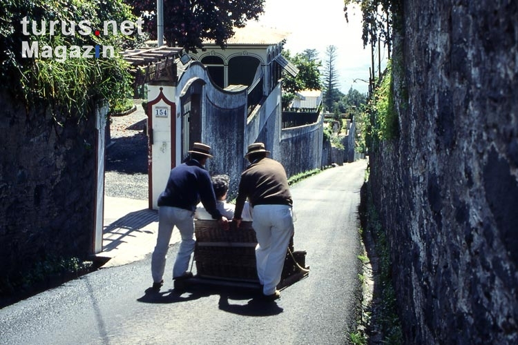 traditionelle Straßenschlitten in Funchal (Madeira)
