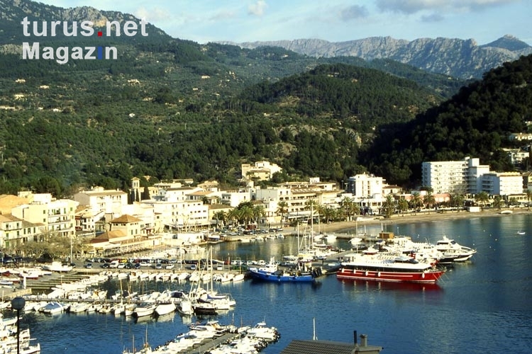 Blick auf Port de Sóller auf Mallorca