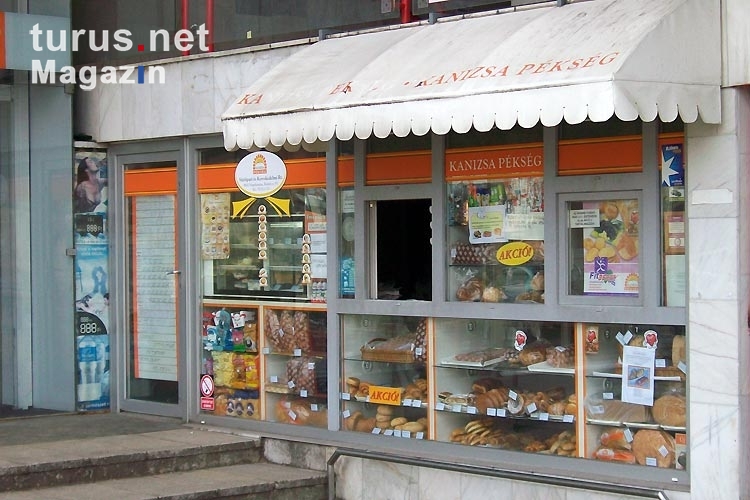 kleines Geschäft in einer ungarischen Ortschaft