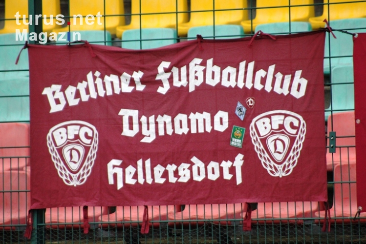 Zaunfahnen beim BFC Dynamo