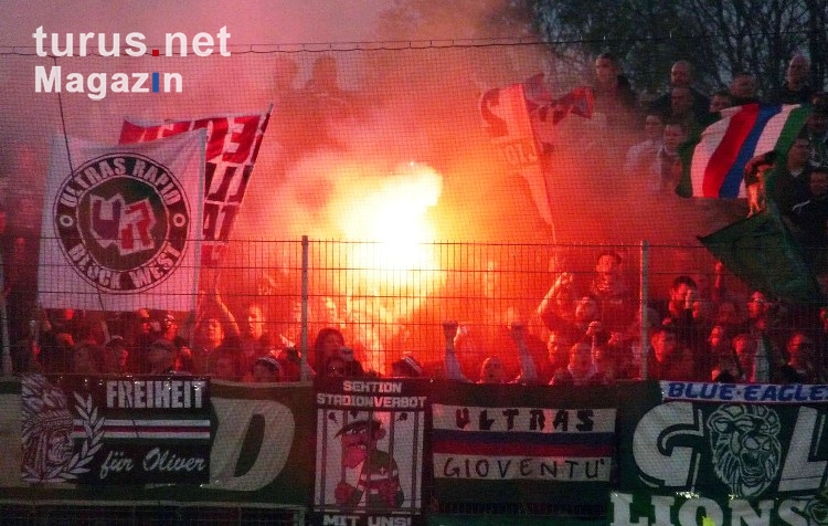 SK Rapid Fans zünden Pyrotechnik in Altach