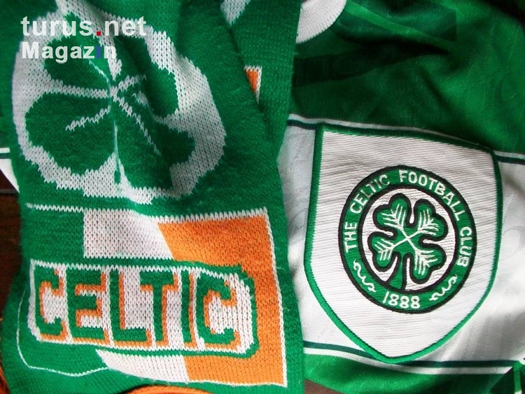 Schal und Trikot von Celtic Glasgow