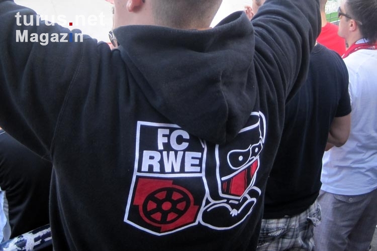 Fans und Ultras des FC Rot-Weiß Erfurt beim SV Babelsberg 03, 02.08.2011