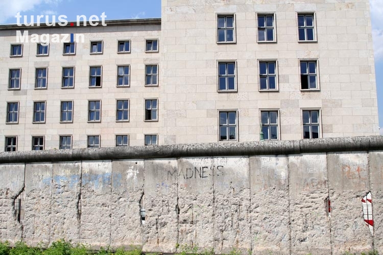 Mauerreste an der Niederkirchnerstraße in Berlin