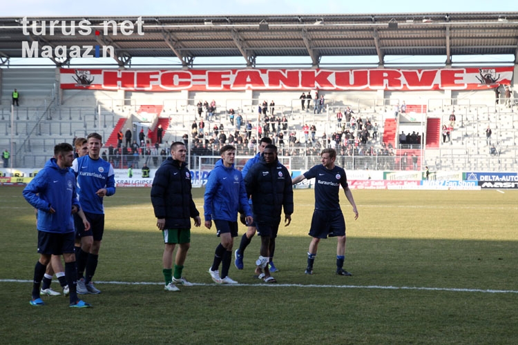 Hansa Rostock feiert Sieg in Halle