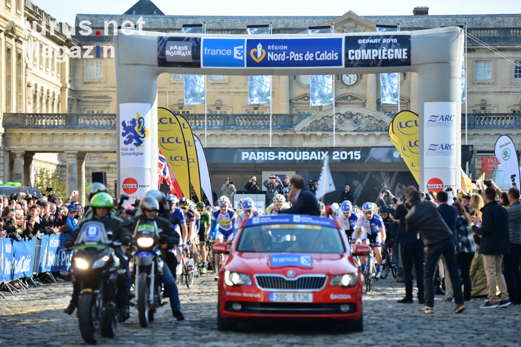 Start von Paris Roubaix 2015